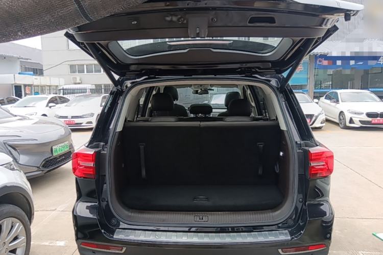 Used Roewe RX8 2019 30T Smart Connectivity Two-Wheel Drive Supreme Flagship Edition Trunk
