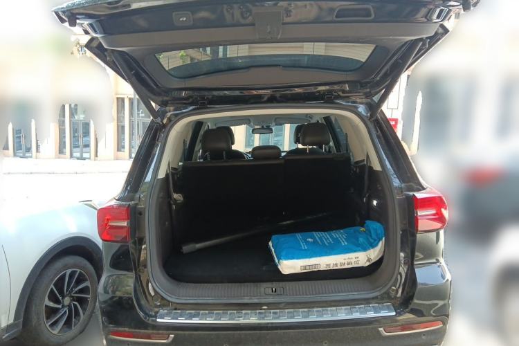 Used Roewe RX8 2019 30T Smart Connectivity Two-Wheel Drive Supreme Flagship Edition Trunk