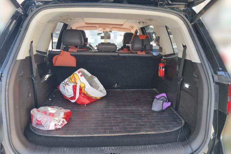 Used Roewe RX8 2019 30T Smart Connectivity Two-Wheel Drive Supreme Flagship Edition Trunk