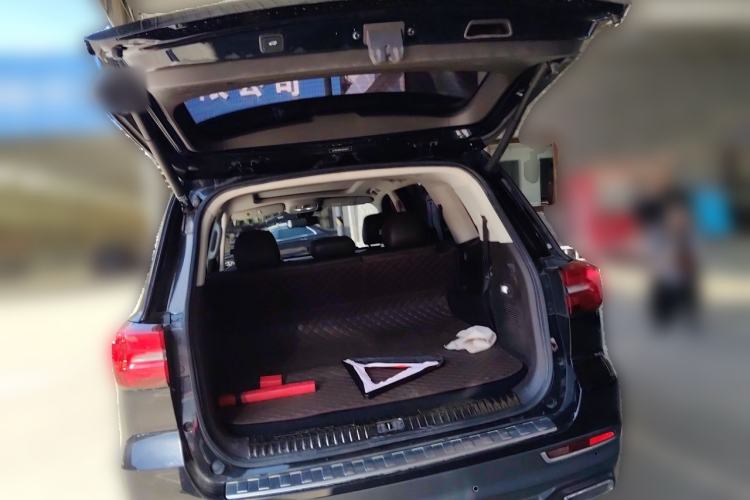 Used Roewe RX8 2019 30T Smart Connectivity Four-Wheel Drive Supreme Flagship Edition Trunk