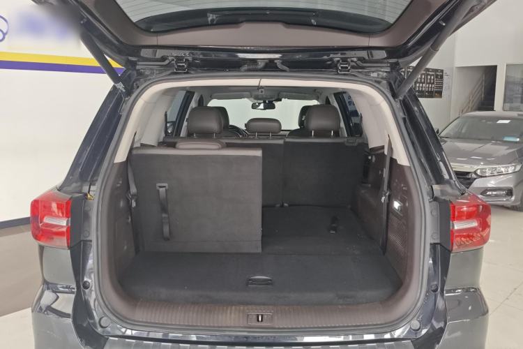 Used Roewe RX8 2019 30T Smart Connectivity Two-Wheel Drive Supreme Flagship Edition Trunk