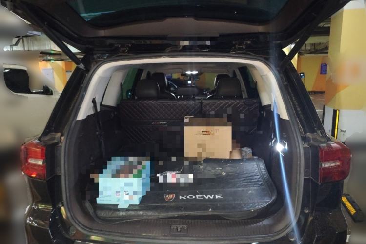 Used Roewe RX8 2019 30T Smart Connectivity Two-Wheel Drive Supreme Flagship Edition Trunk