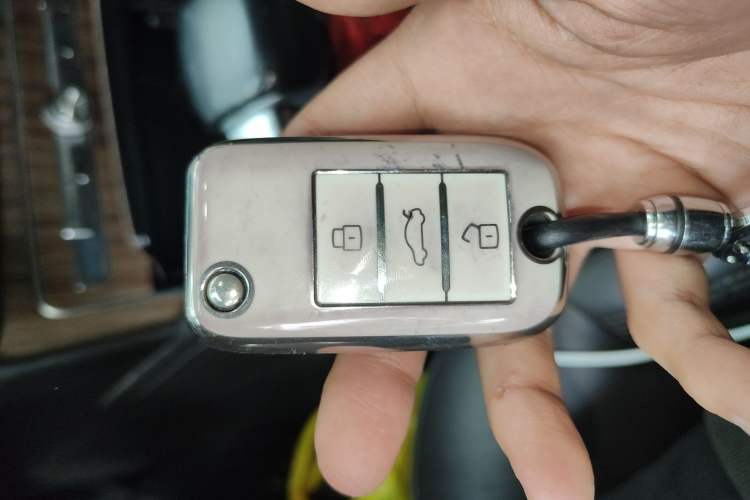 Used Roewe RX8 2019 30T Smart Connectivity Two-Wheel Drive Supreme Flagship Edition Vehicle Key
