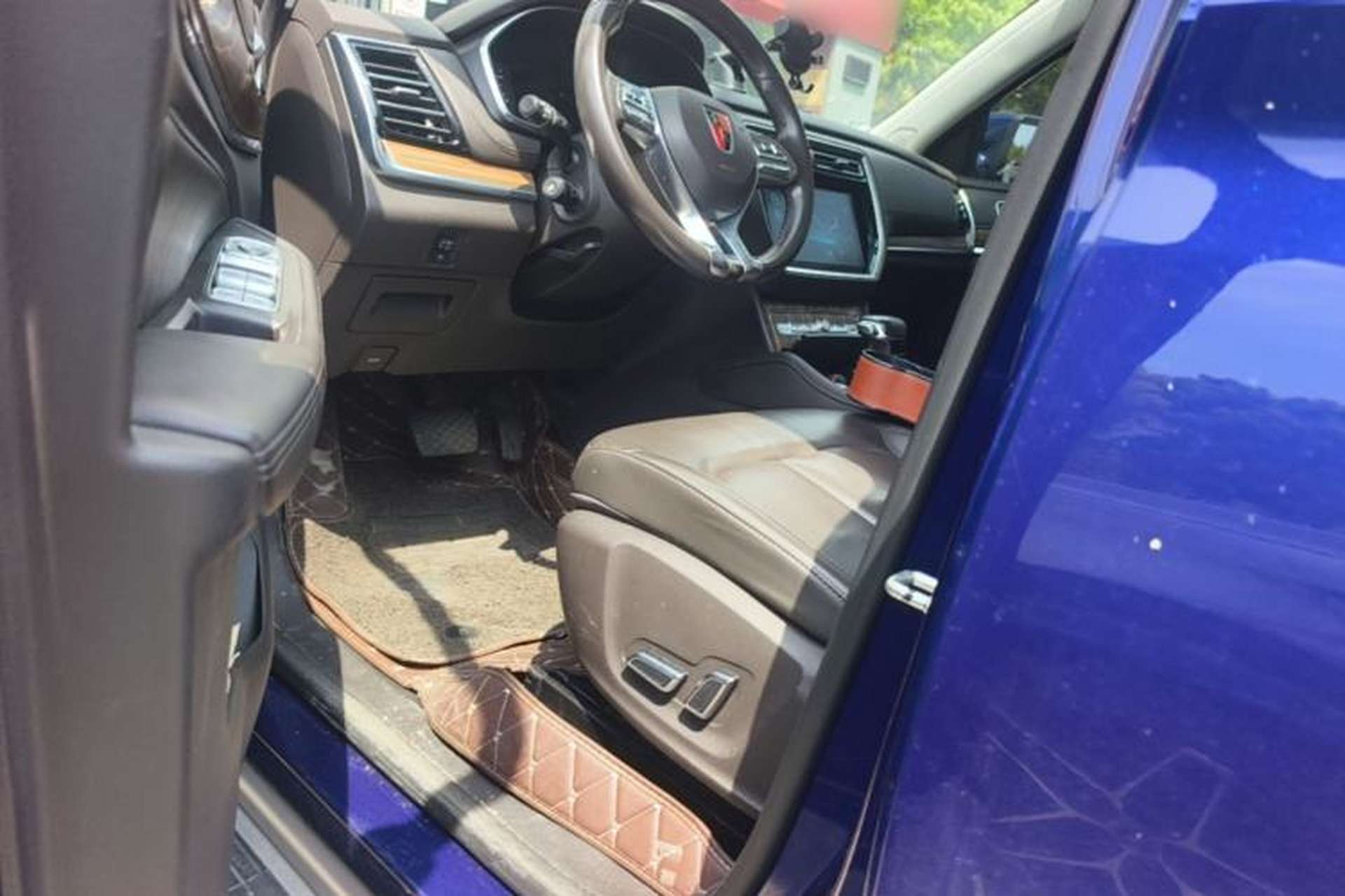 Used Roewe RX8 2019 30T Smart Connectivity Two-Wheel Drive Supreme Flagship Edition Interior 3
