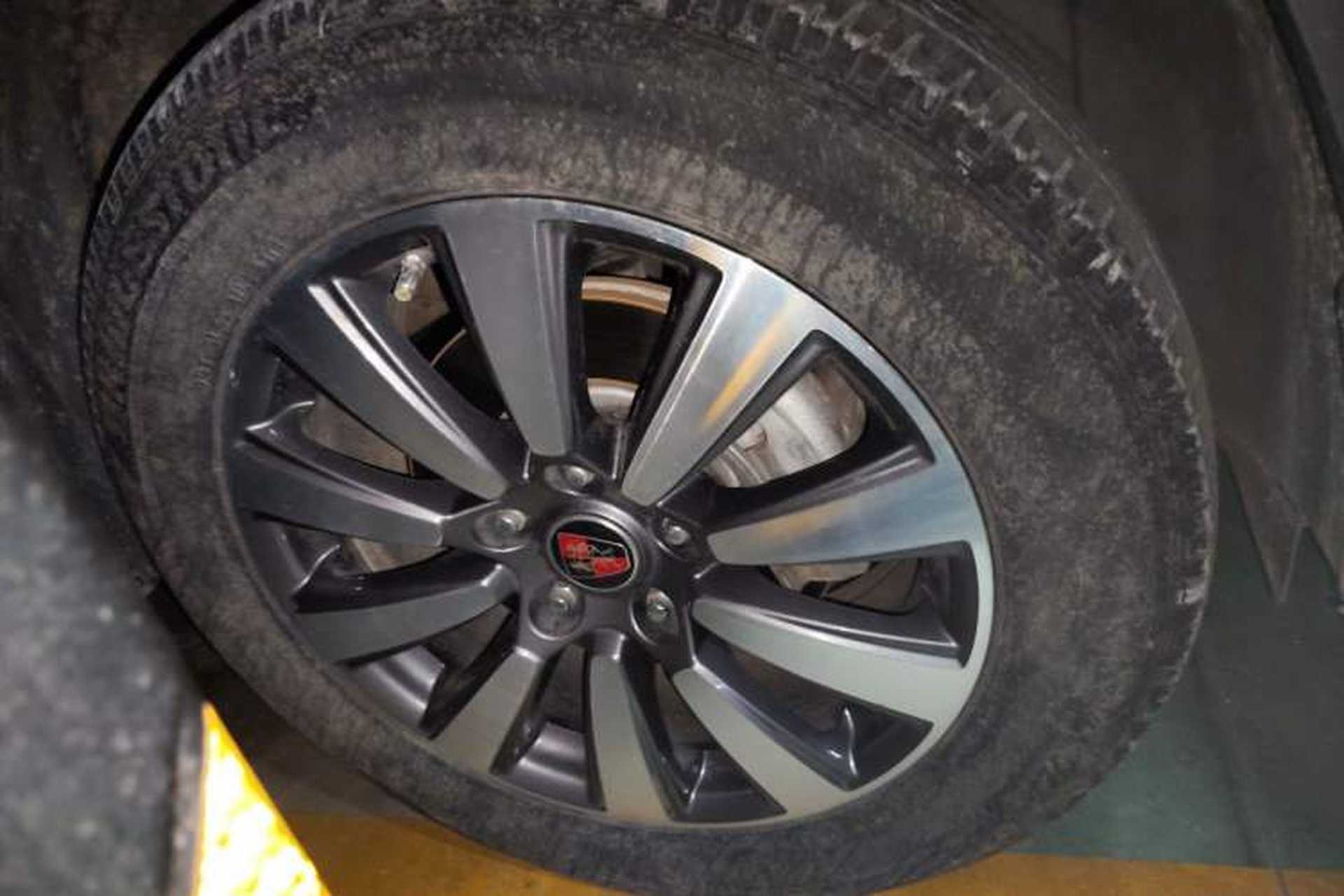 Used Roewe RX8 2019 30T Two-Wheel Drive Supreme Flagship Edition Right Front Wheel Hub