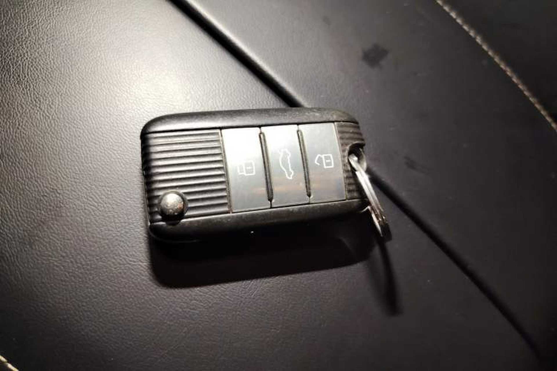 Used Roewe RX8 2019 30T Two-Wheel Drive Supreme Flagship Edition Vehicle Key
