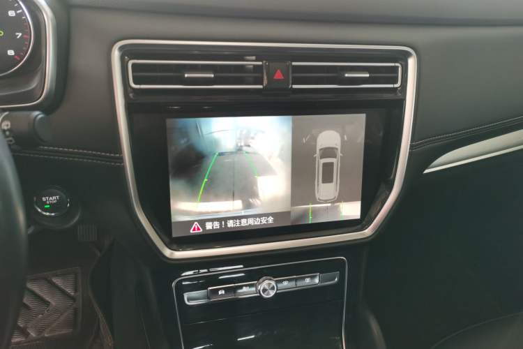 Used Roewe RX8 2019 30T Smart Connectivity Two-Wheel Drive Supreme Flagship Edition Audio And AC Panel