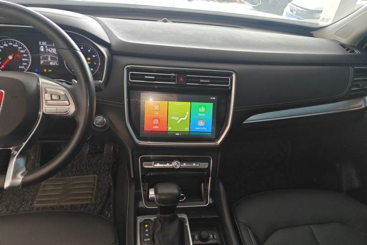 Used Roewe RX8 2019 30T Two-Wheel Drive Supreme Flagship Edition Audio And AC Panel