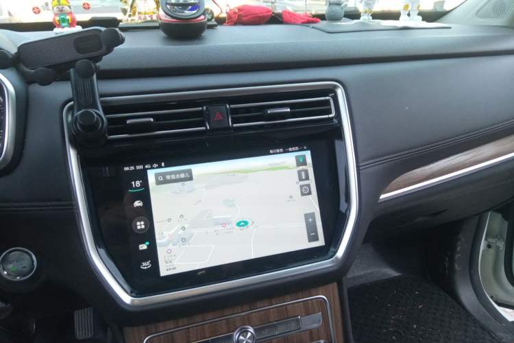 Used Roewe RX8 2019 30T Smart Connectivity Four-Wheel Drive Supreme Flagship Edition Audio And AC Panel