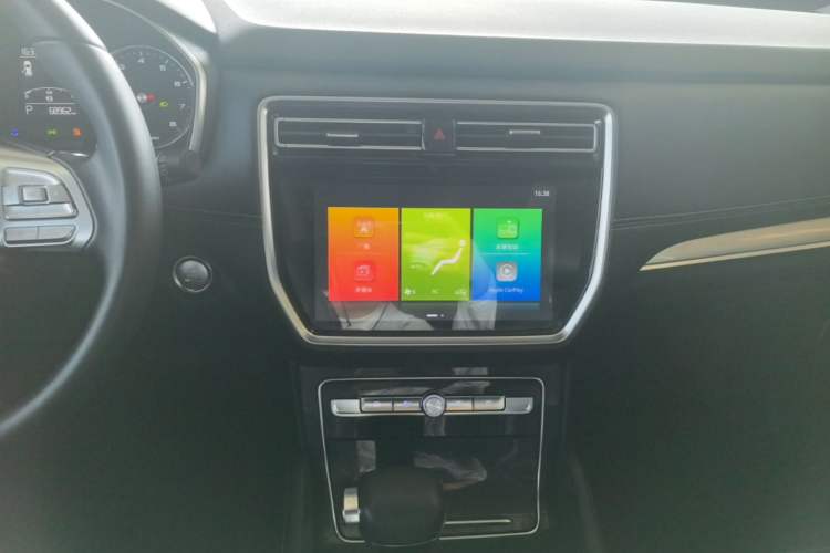 Used Roewe RX8 2019 30T Two-Wheel Drive Supreme Flagship Edition Audio And AC Panel