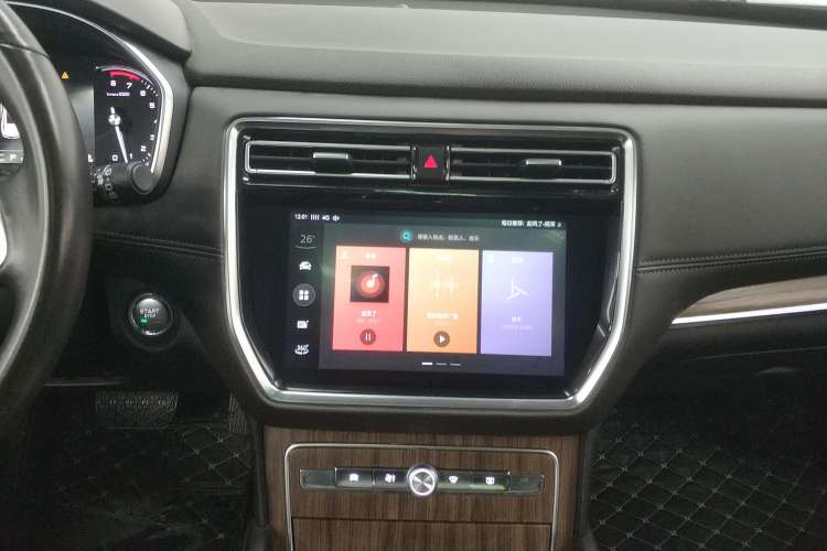 Used Roewe RX8 2019 30T Smart Connectivity Four-Wheel Drive Supreme Flagship Edition Audio And AC Panel