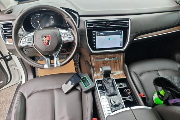 Used Roewe RX8 2019 30T Smart Connectivity Four-Wheel Drive Supreme Flagship Edition Center Console