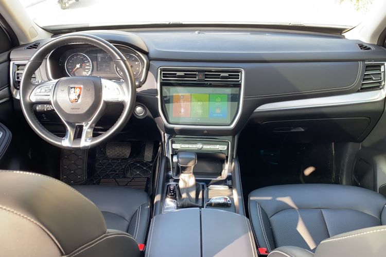 Used Roewe RX8 2019 30T Two-Wheel Drive Supreme Flagship Edition Center Console