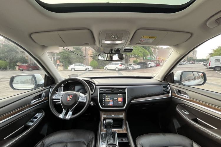 Used Roewe RX8 2019 30T Smart Connectivity Two-Wheel Drive Supreme Flagship Edition Center Console