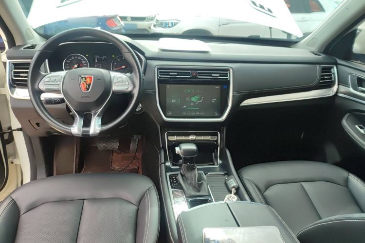 Used Roewe RX8 2019 30T Two-Wheel Drive Supreme Flagship Edition Center Console