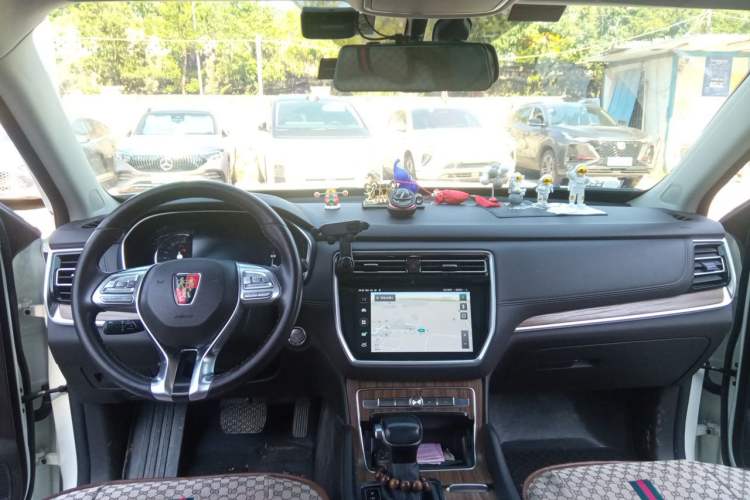 Used Roewe RX8 2019 30T Smart Connectivity Four-Wheel Drive Supreme Flagship Edition Center Console