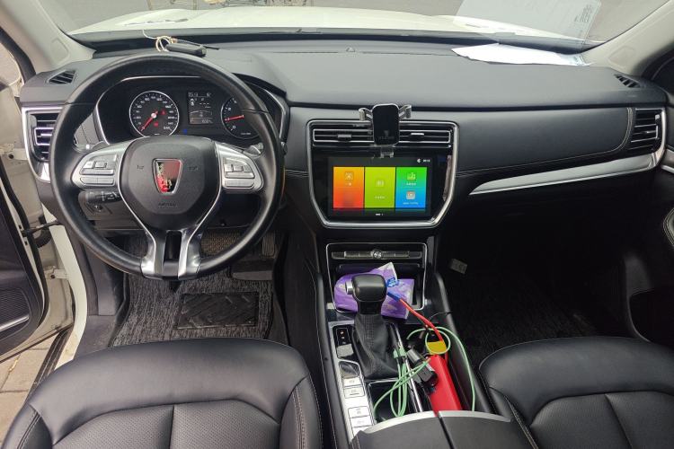 Used Roewe RX8 2019 30T Two-Wheel Drive Supreme Flagship Edition Center Console