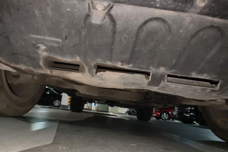 Used Roewe RX8 2019 30T Smart Connectivity Four-Wheel Drive Supreme Flagship Edition Chassis Front