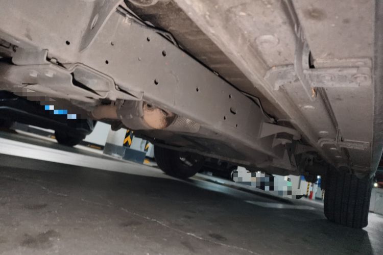 Used Roewe RX8 2019 30T Smart Connectivity Four-Wheel Drive Supreme Flagship Edition Chassis Front Left