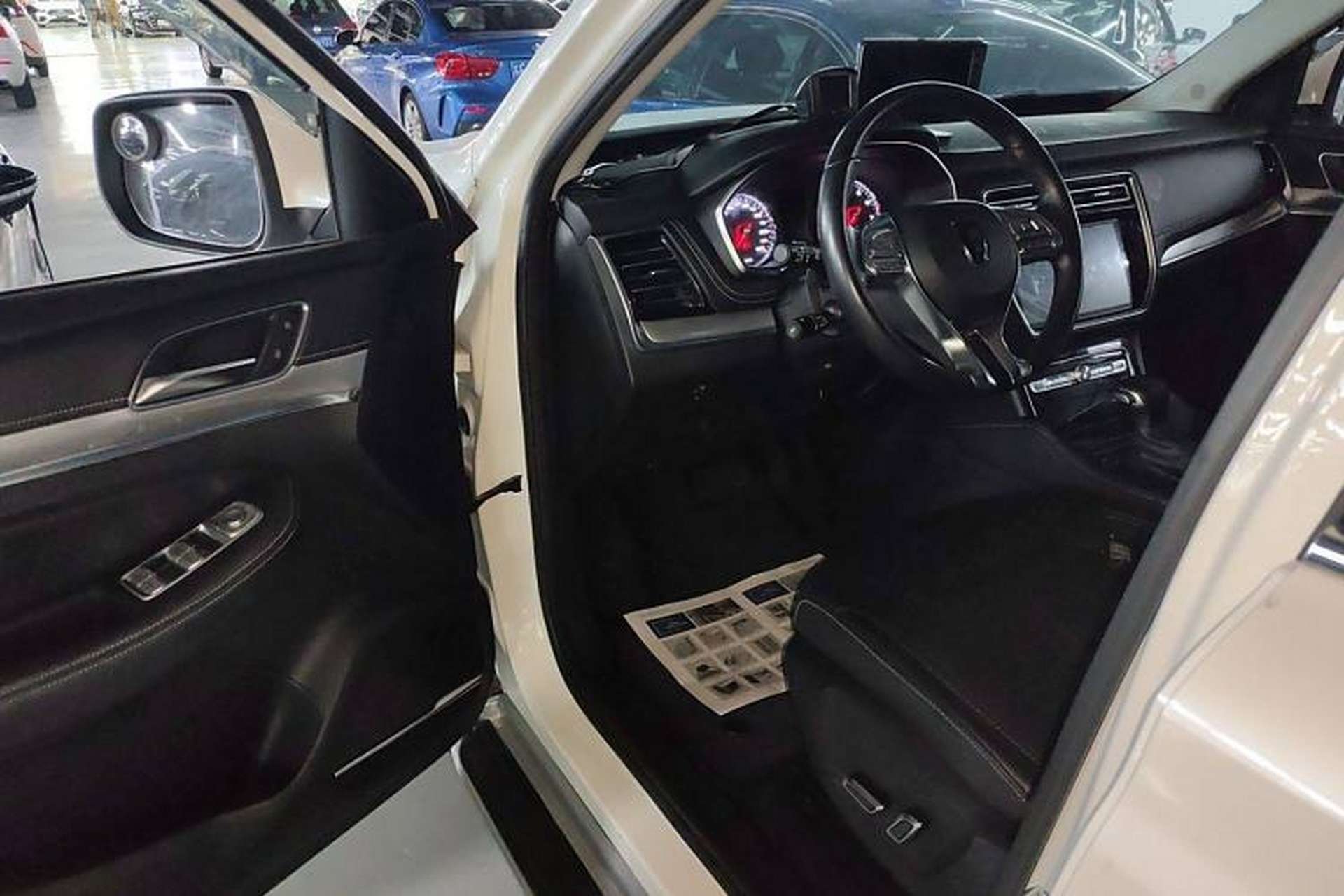 Used Roewe RX8 2019 30T Two-Wheel Drive Supreme Flagship Edition Driver Seat