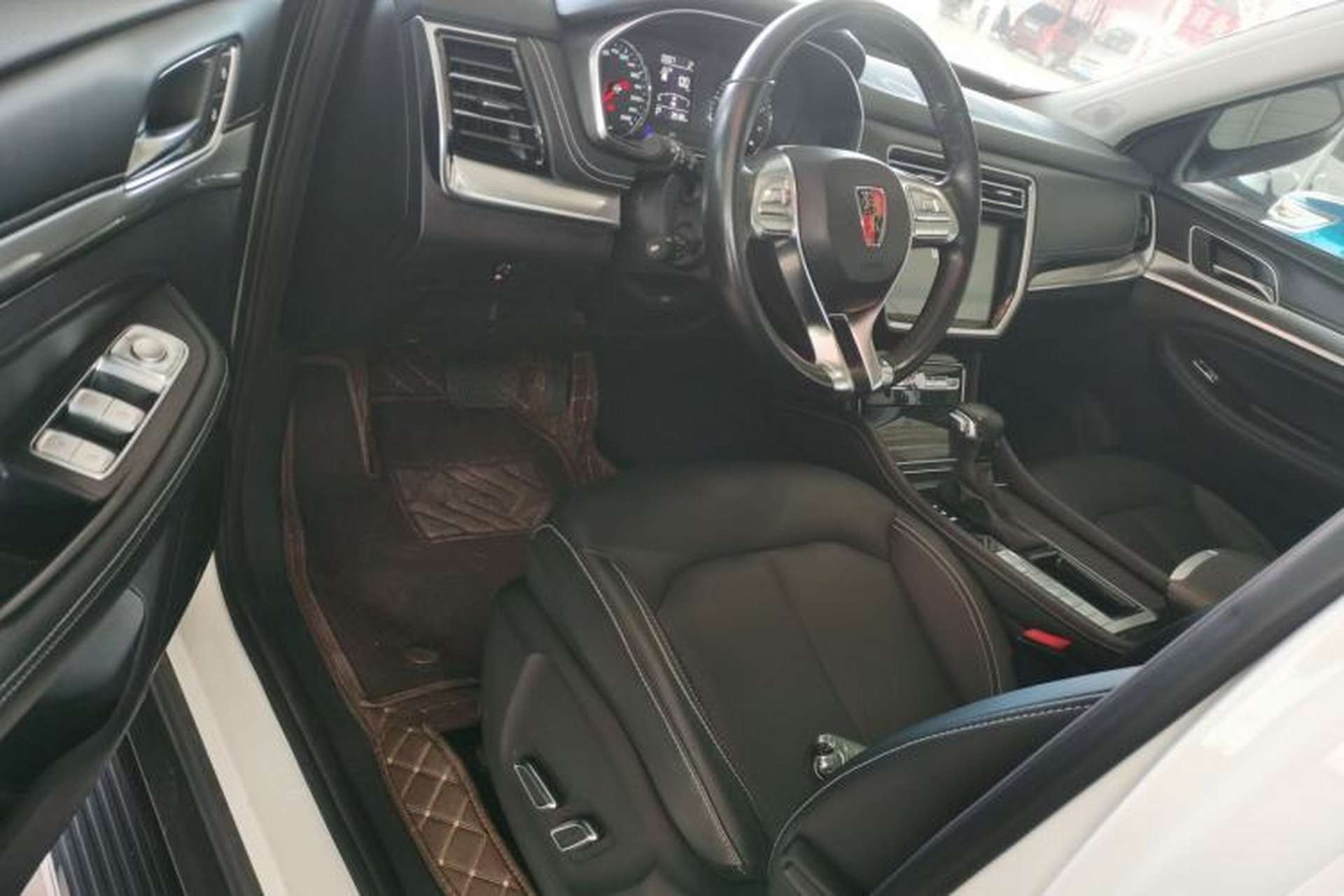 Used Roewe RX8 2019 30T Smart Connectivity Two-Wheel Drive Supreme Flagship Edition Driver Seat