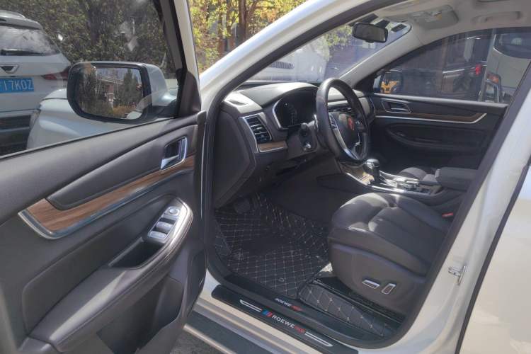 Used Roewe RX8 2019 30T Smart Connectivity Four-Wheel Drive Supreme Flagship Edition Driver Seat