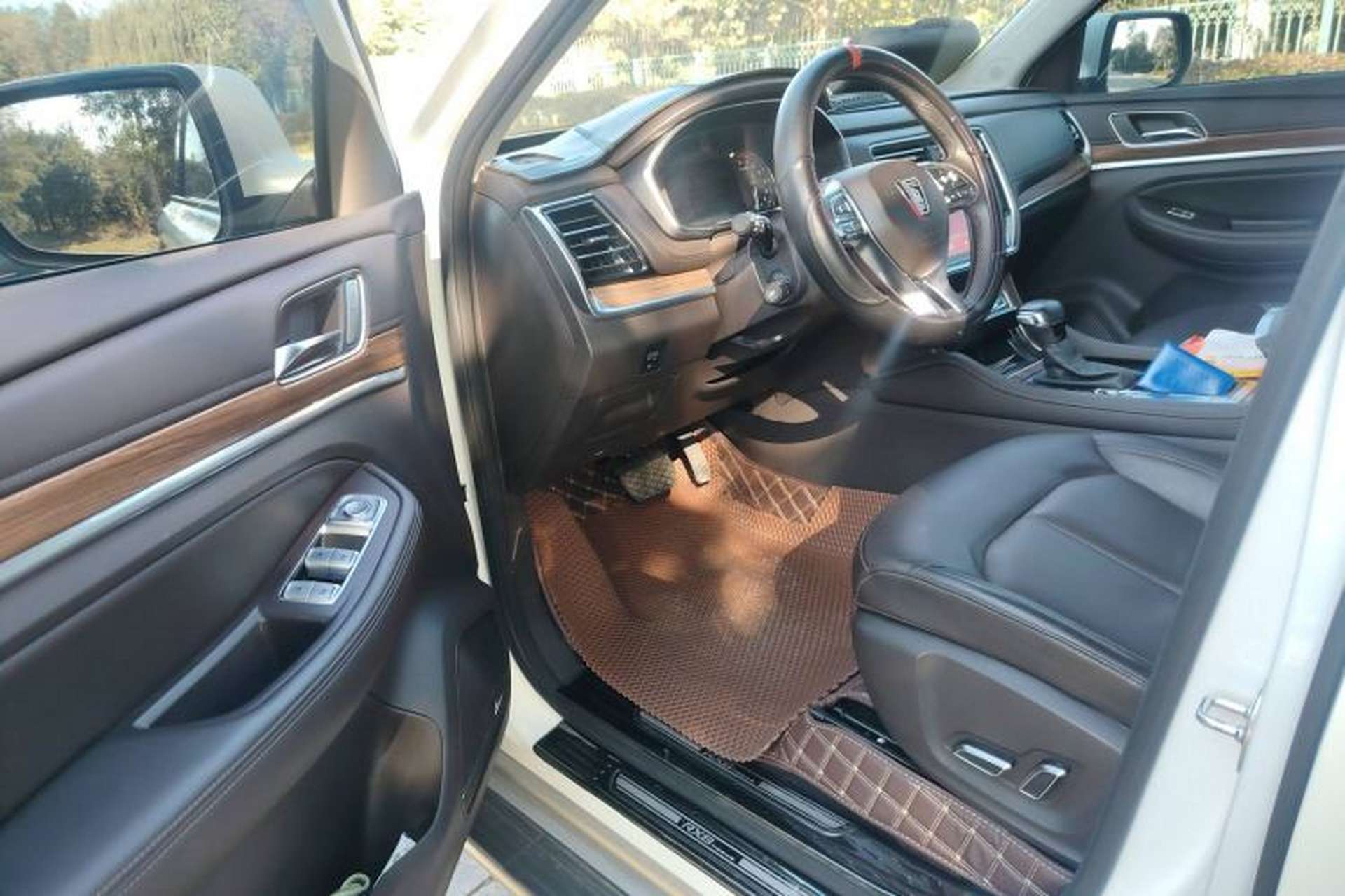 Used Roewe RX8 2019 30T Smart Connectivity Two-Wheel Drive Supreme Flagship Edition Driver Seat