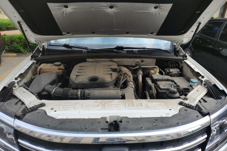 Used Roewe RX8 2019 30T Smart Connectivity All-Wheel Drive Supreme Edition Engine Bay