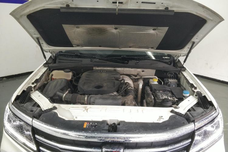 Used Roewe RX8 2019 30T Smart Connectivity Four-Wheel Drive Supreme Flagship Edition Engine Bay