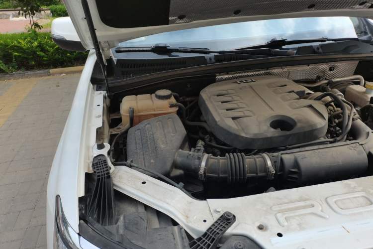 Used Roewe RX8 2019 30T Smart Connectivity All-Wheel Drive Supreme Edition Engine Bay Right