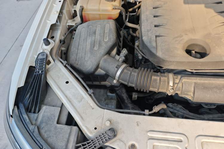 Used Roewe RX8 2019 30T Two-Wheel Drive Supreme Flagship Edition Engine Bay Right