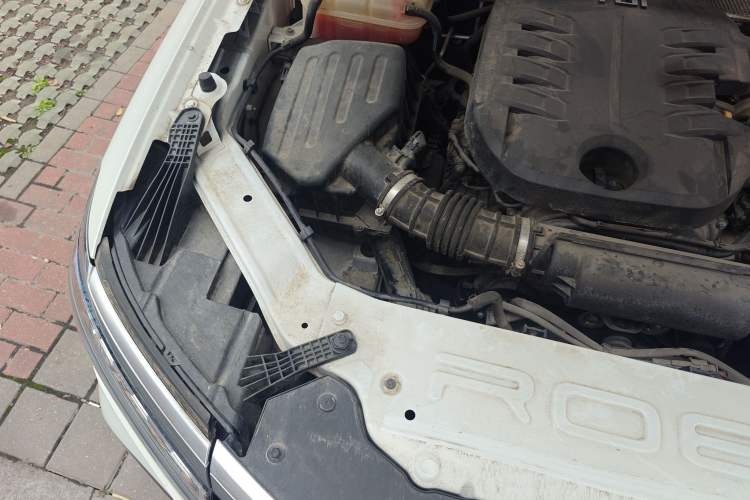 Used Roewe RX8 2019 30T Two-Wheel Drive Supreme Flagship Edition Engine Bay Right