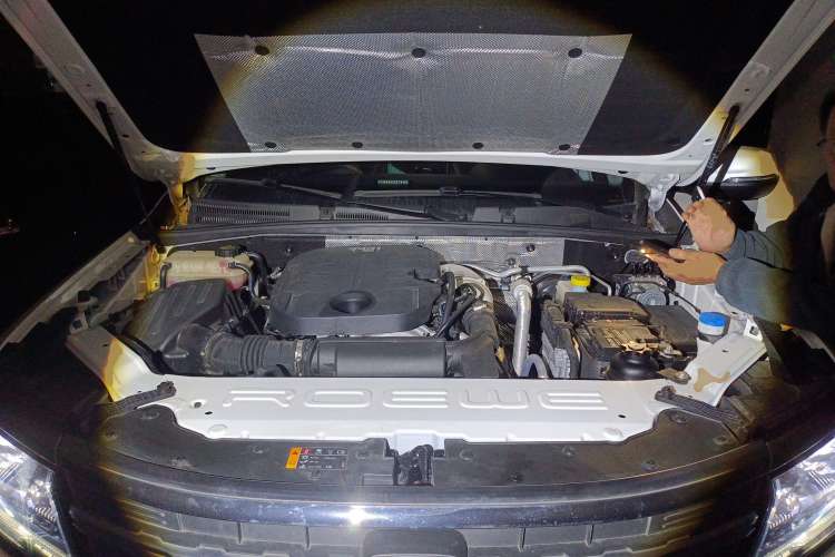 Used Roewe RX8 2019 30T Two-Wheel Drive Supreme Flagship Edition Engine Bay