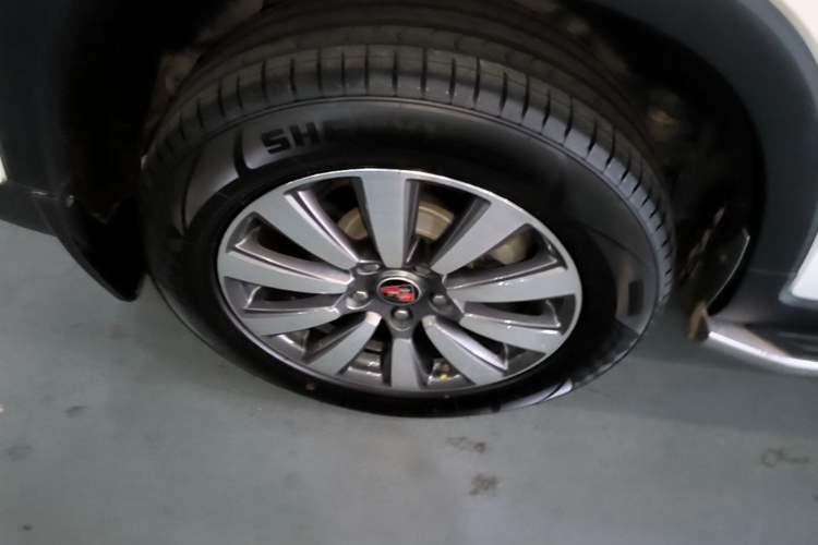 Used Roewe RX8 2019 30T Smart Connectivity Two-Wheel Drive Supreme Flagship Edition Exterior 5