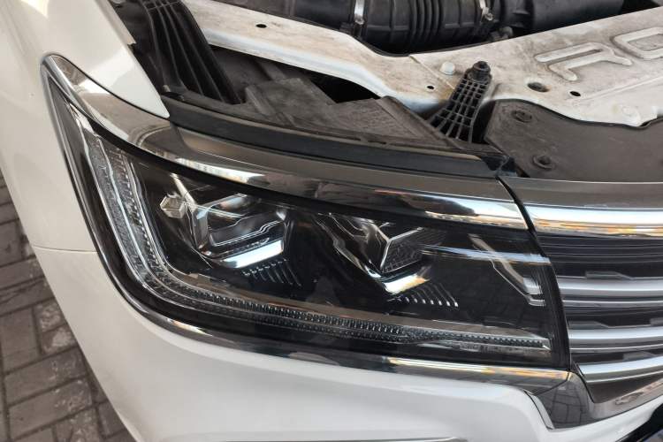Used Roewe RX8 2019 30T Two-Wheel Drive Supreme Flagship Edition Exterior 6
