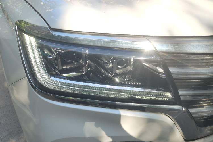 Used Roewe RX8 2019 30T Smart Connectivity Two-Wheel Drive Supreme Flagship Edition Exterior 6