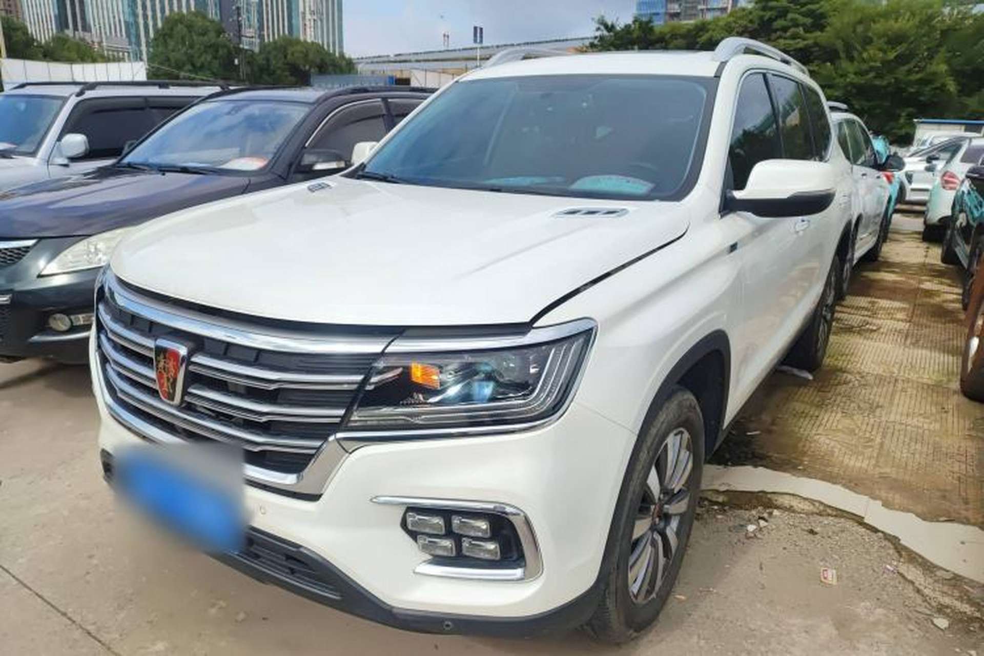 Used Roewe RX8 2019 30T Two-Wheel Drive Supreme Flagship Edition Front Left 45 Deg