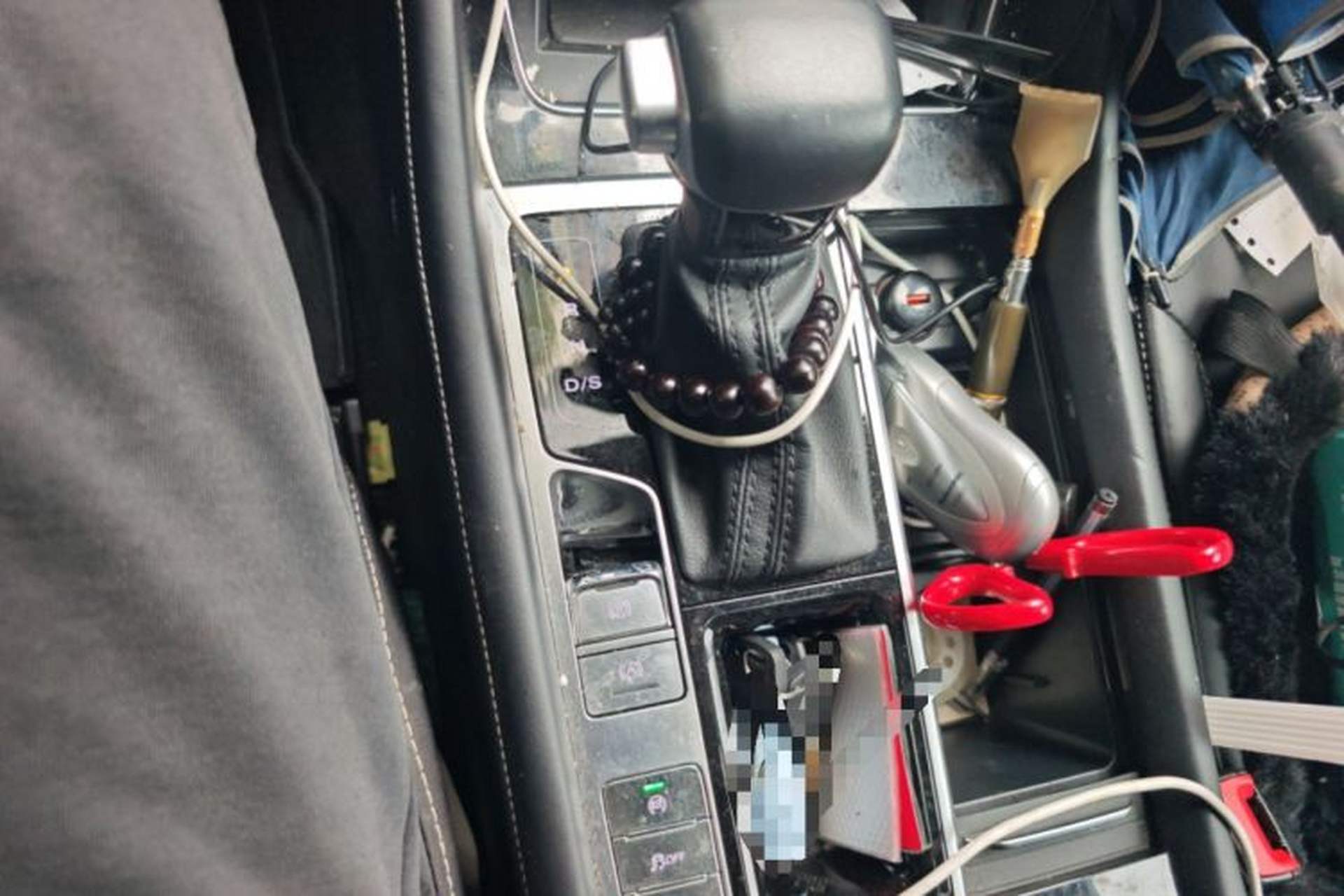 Used Roewe RX8 2019 30T Two-Wheel Drive Supreme Flagship Edition Gear Lever