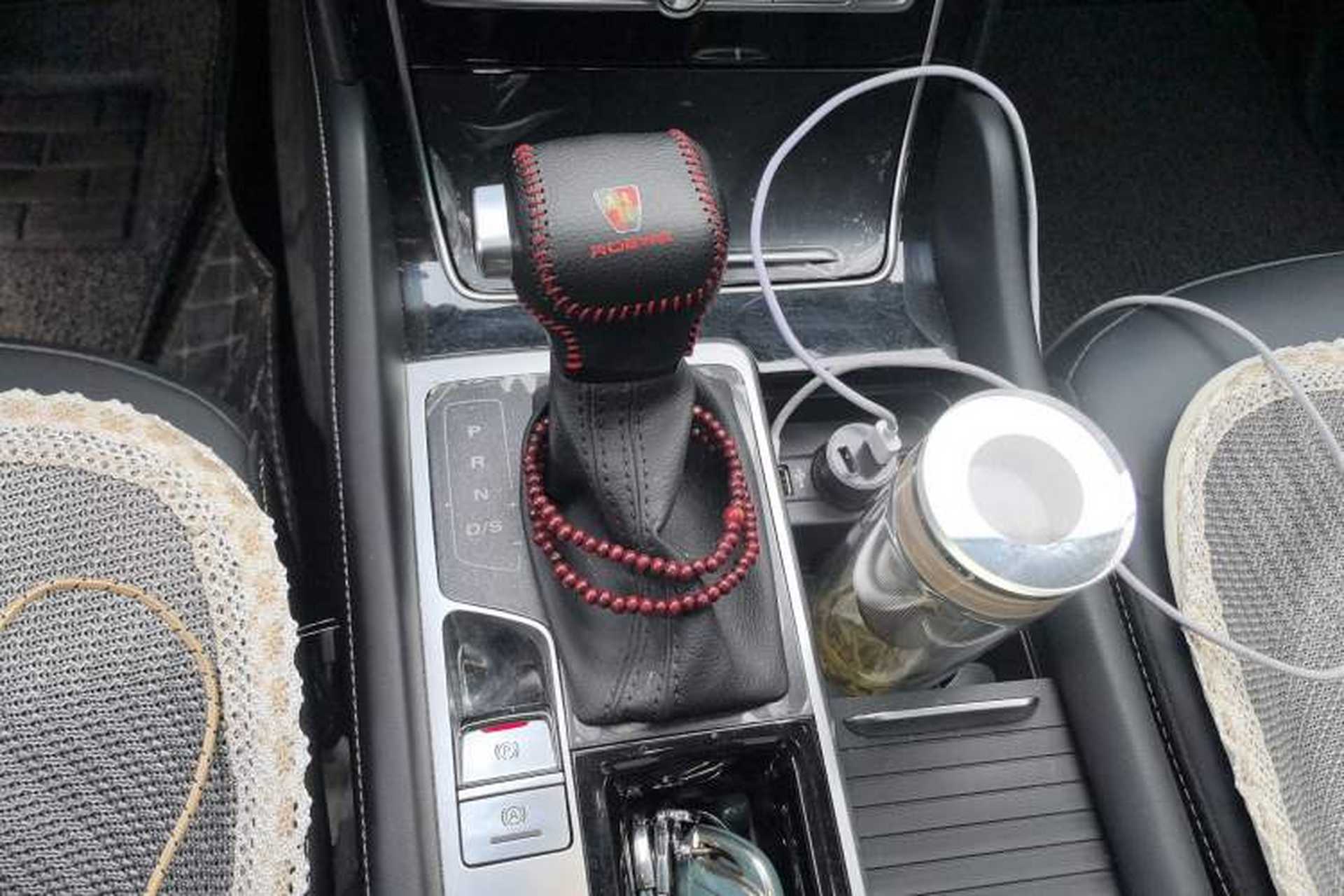 Used Roewe RX8 2019 30T Two-Wheel Drive Supreme Flagship Edition Gear Lever