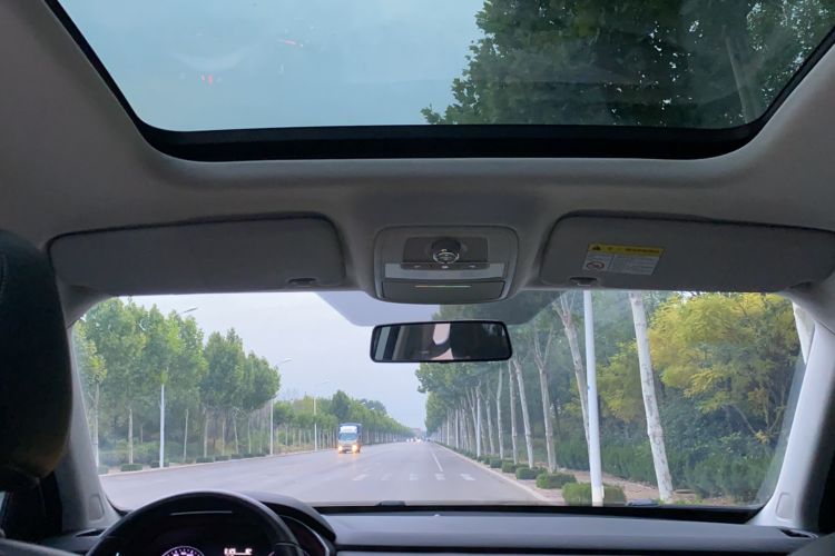 Used Roewe RX8 2019 30T Two-Wheel Drive Supreme Flagship Edition Headliner