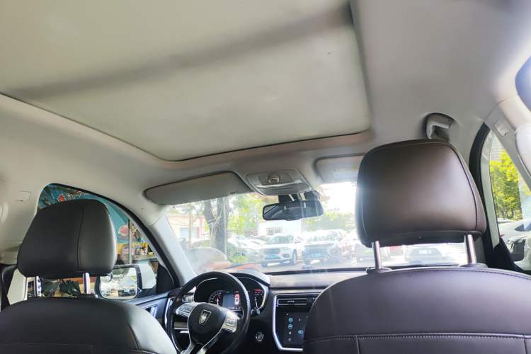 Used Roewe RX8 2019 30T Smart Connectivity Two-Wheel Drive Supreme Flagship Edition Headliner