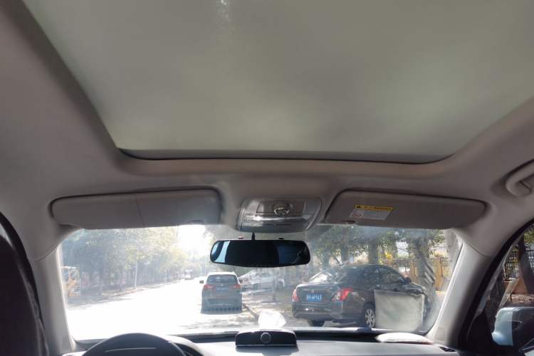 Used Roewe RX8 2019 30T Two-Wheel Drive Supreme Flagship Edition Headliner