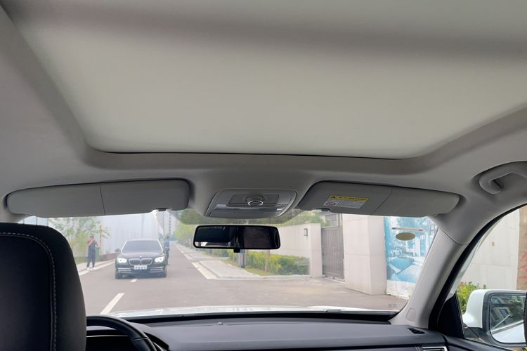 Used Roewe RX8 2019 30T Two-Wheel Drive Supreme Flagship Edition Headliner
