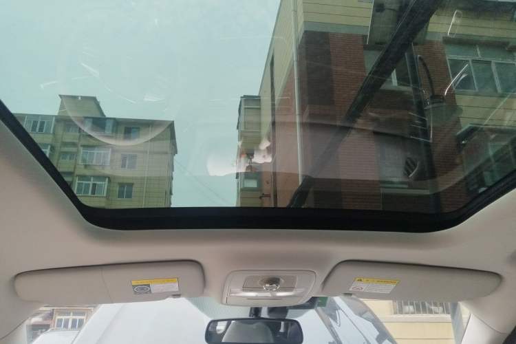 Used Roewe RX8 2019 30T Smart Connectivity Four-Wheel Drive Supreme Flagship Edition Headliner