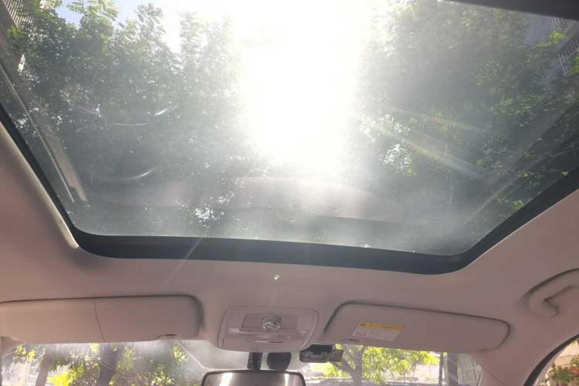 Used Roewe RX8 2019 30T Smart Connectivity Two-Wheel Drive Supreme Flagship Edition Headliner