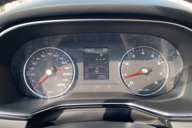 Used Roewe RX8 2019 30T Two-Wheel Drive Supreme Flagship Edition Instrument Cluster