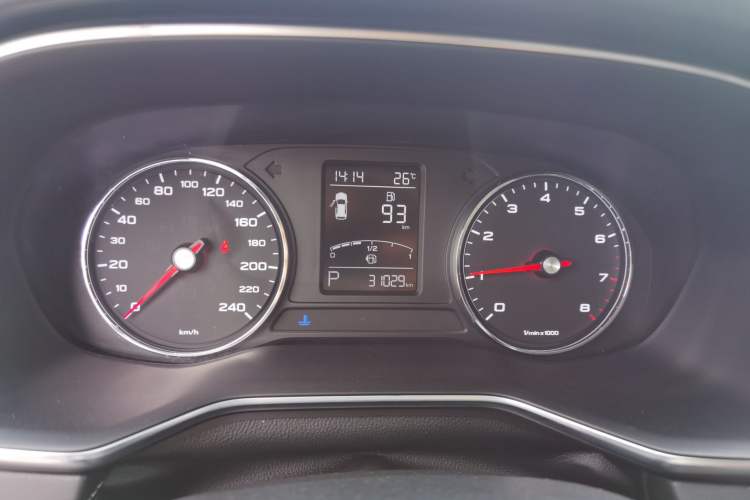 Used Roewe RX8 2019 30T Two-Wheel Drive Supreme Flagship Edition Instrument Cluster