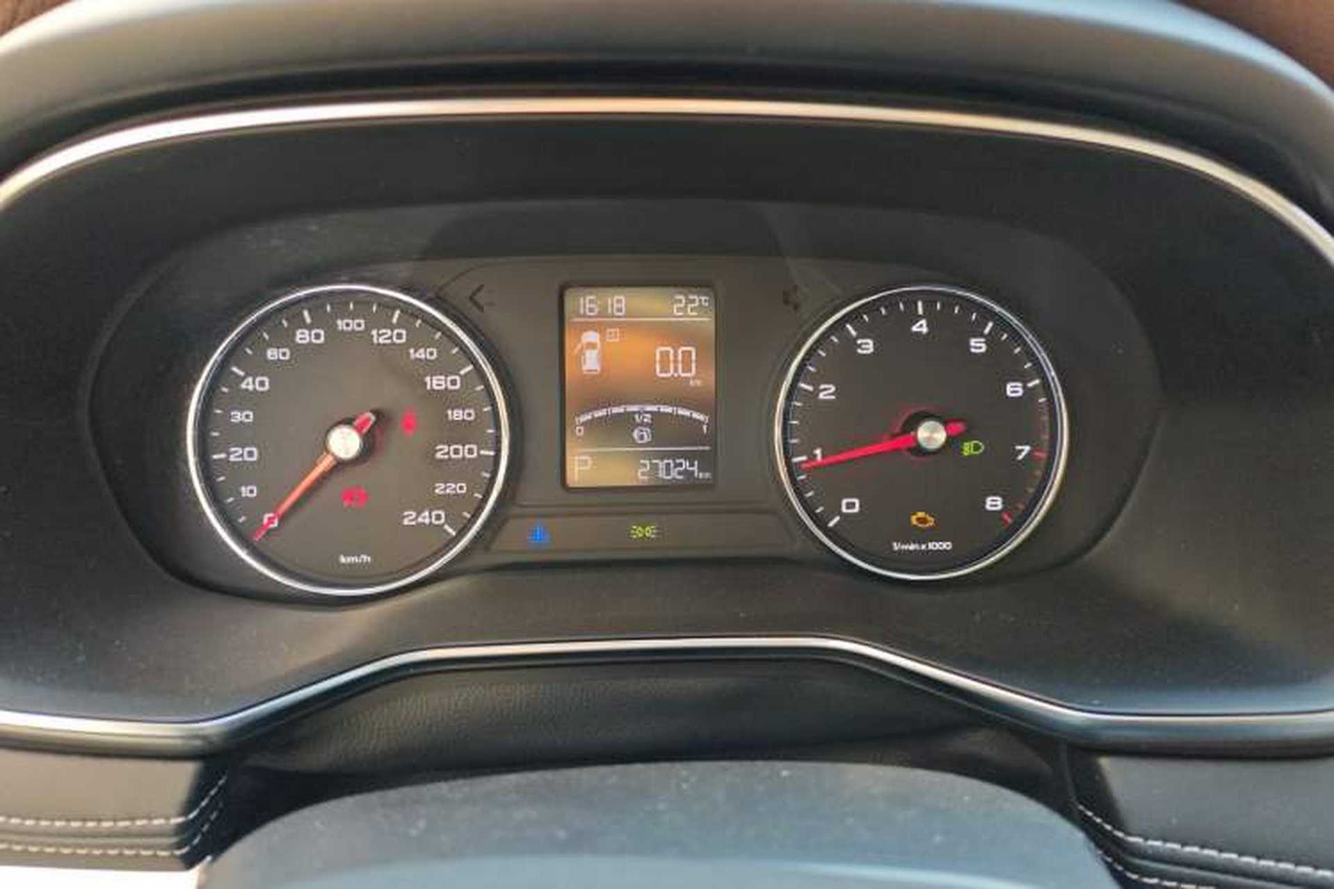 Used Roewe RX8 2019 30T Two-Wheel Drive Supreme Flagship Edition Instrument Cluster