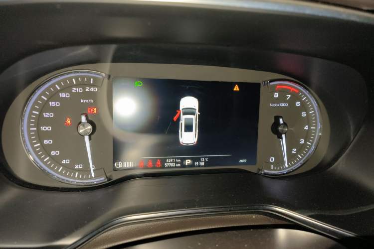 Used Roewe RX8 2019 30T Smart Connectivity Four-Wheel Drive Supreme Flagship Edition Instrument Cluster