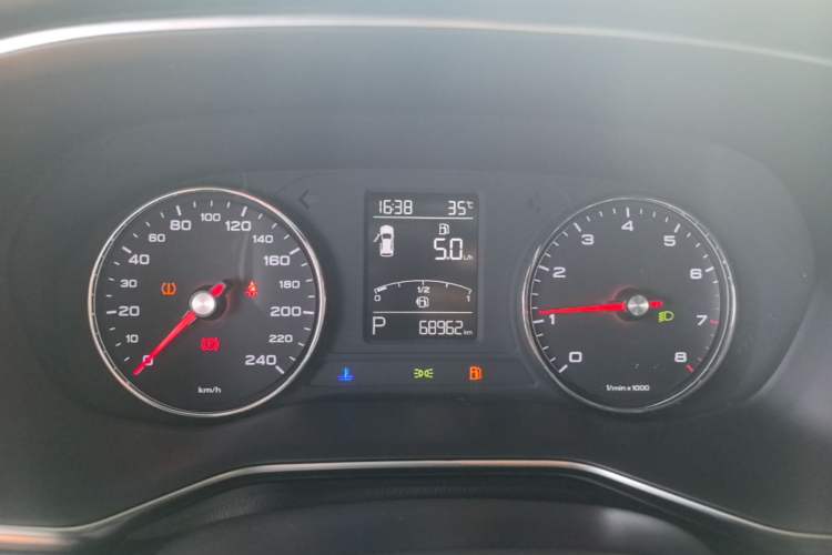 Used Roewe RX8 2019 30T Two-Wheel Drive Supreme Flagship Edition Instrument Cluster